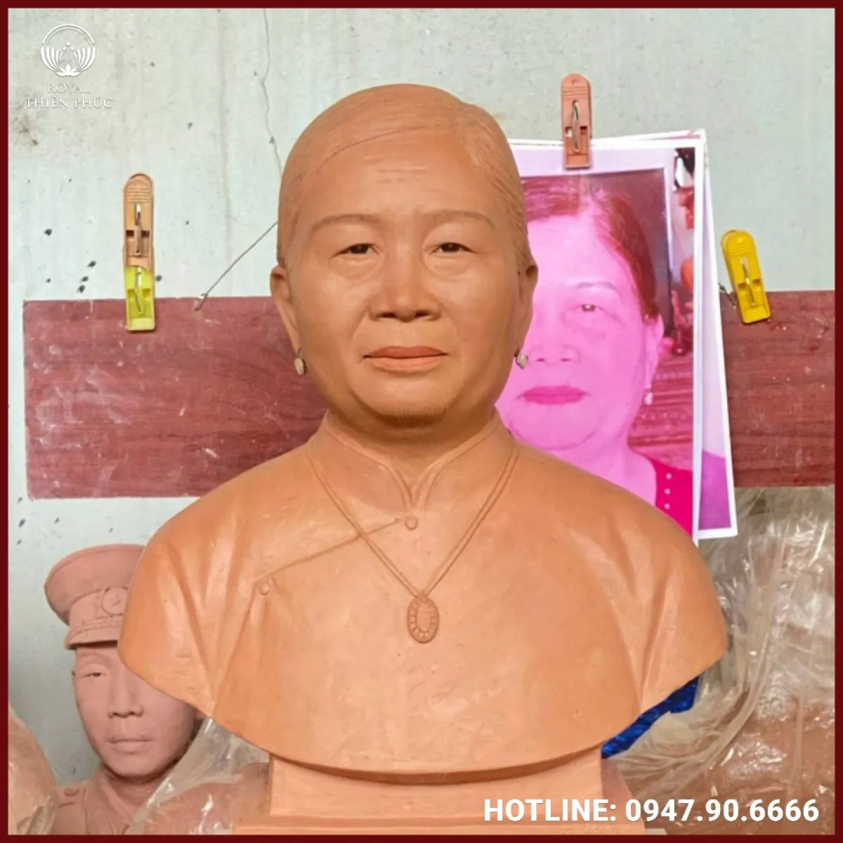 Tượng truyền thần chân dung bằng đồng mạ vàng