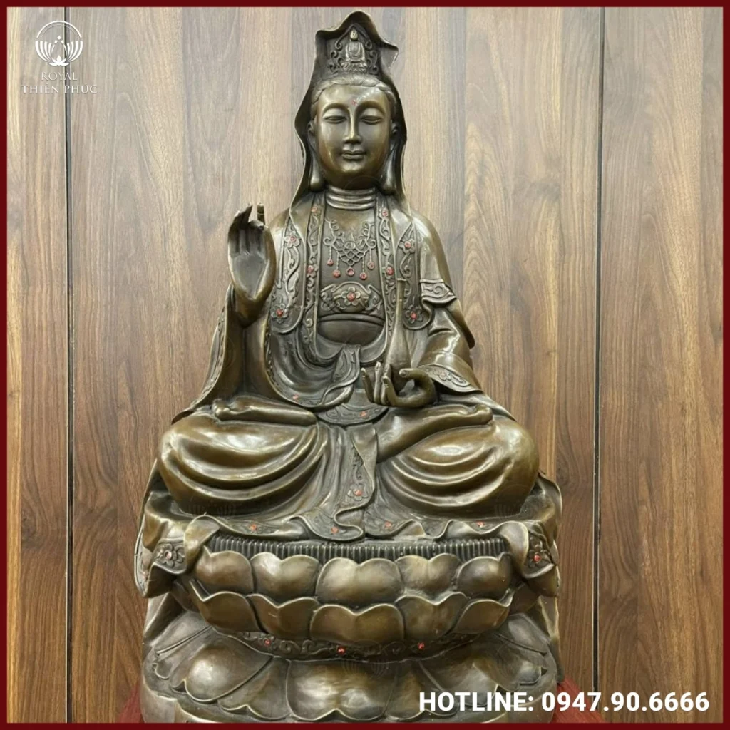 Tượng Quan Thế Âm Bồ Tát đồng vàng giả cổ