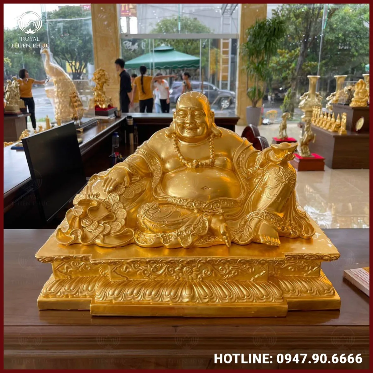 Tượng Phật Di Lặc bằng đồng dát vàng tinh xảo