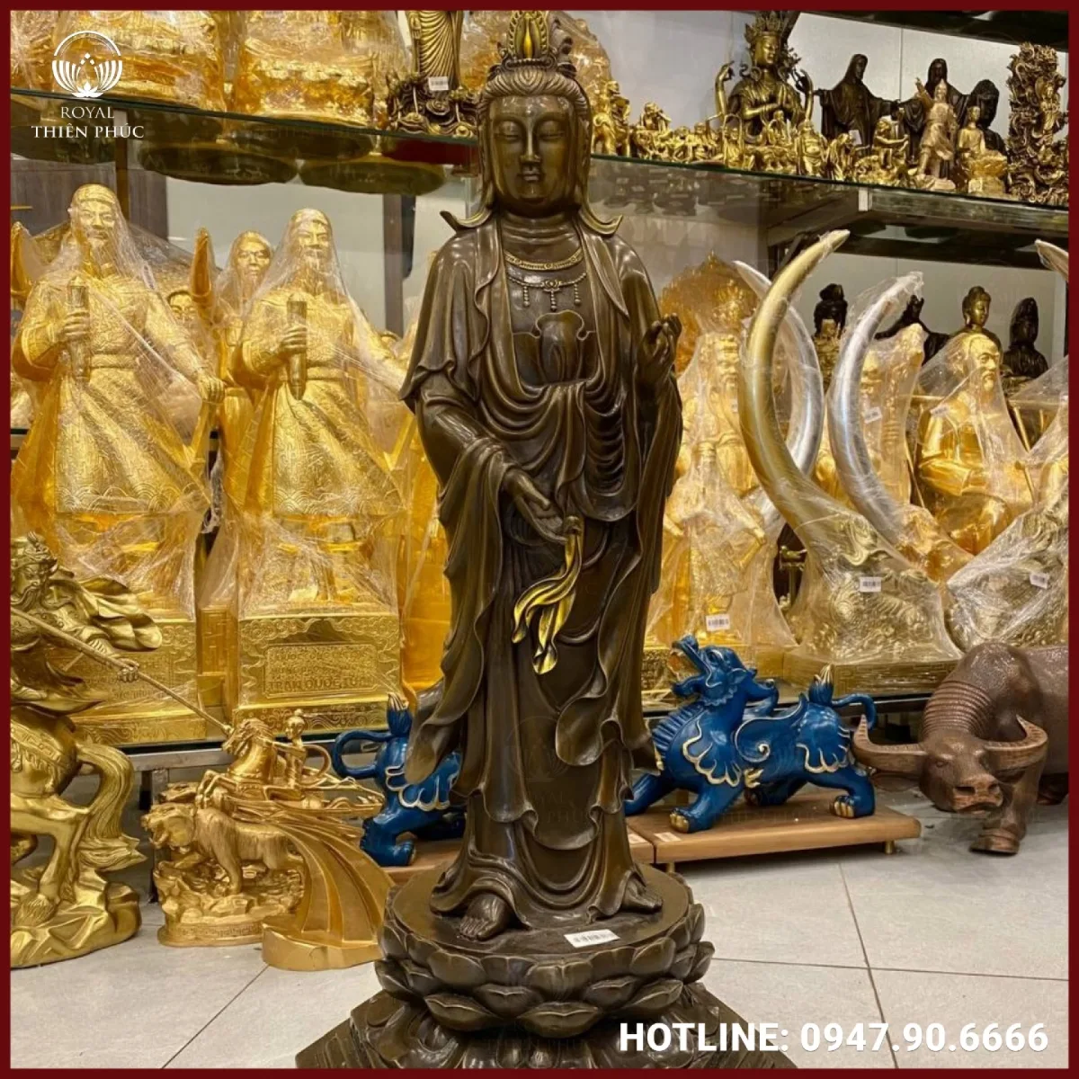 Tượng Quan Âm Bồ Tát đứng bằng đồng đỏ làm màu
