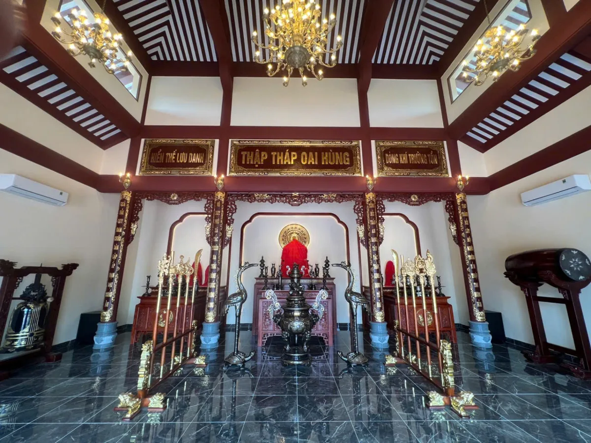 Hoàn thiện và bàn giao bộ đồ thờ bằng đồng cao cấp và tượng Võ Duy Ninh tại TP Quảng Ngãi