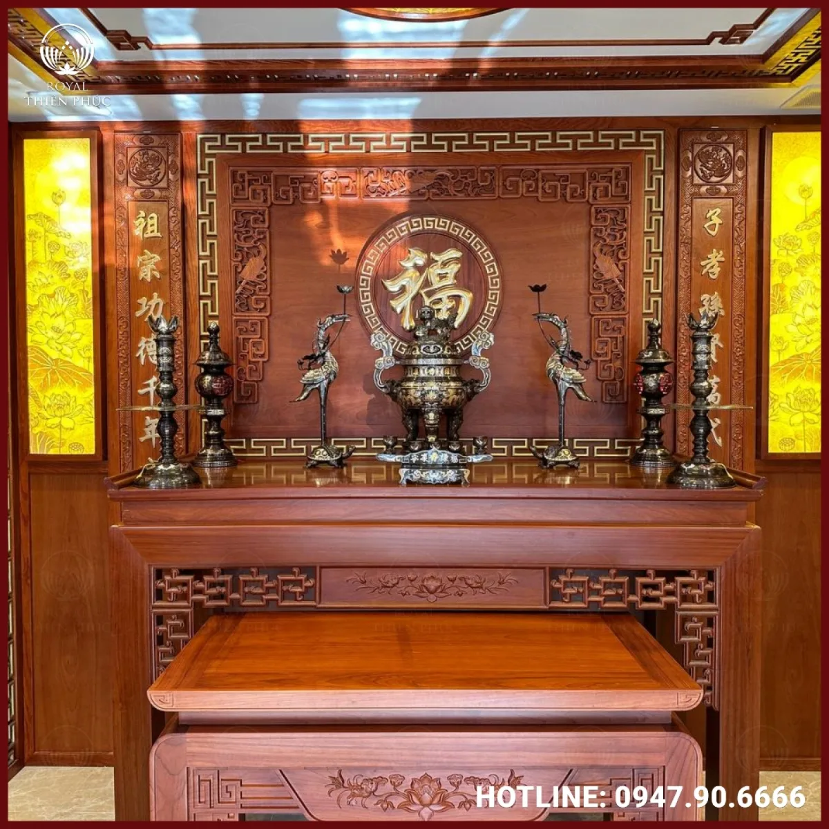 Bàn giao bộ đồ thờ đồng đỏ khảm ngũ sắc cho KH tại Vinhomes Gardenia - Hà Nội
