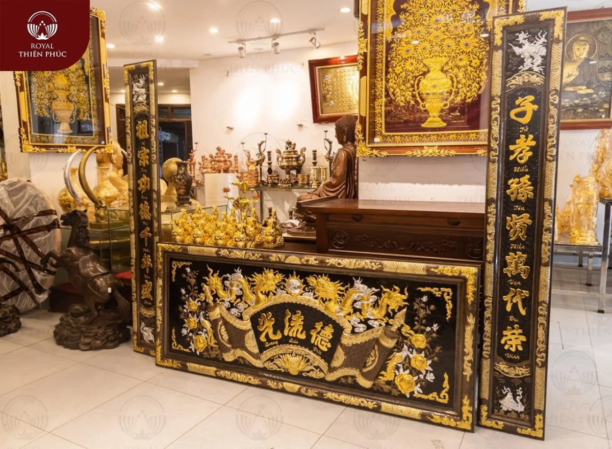 Bộ hoành phi câu đối Đức Lưu Quang bằng đồng khảm tam khí