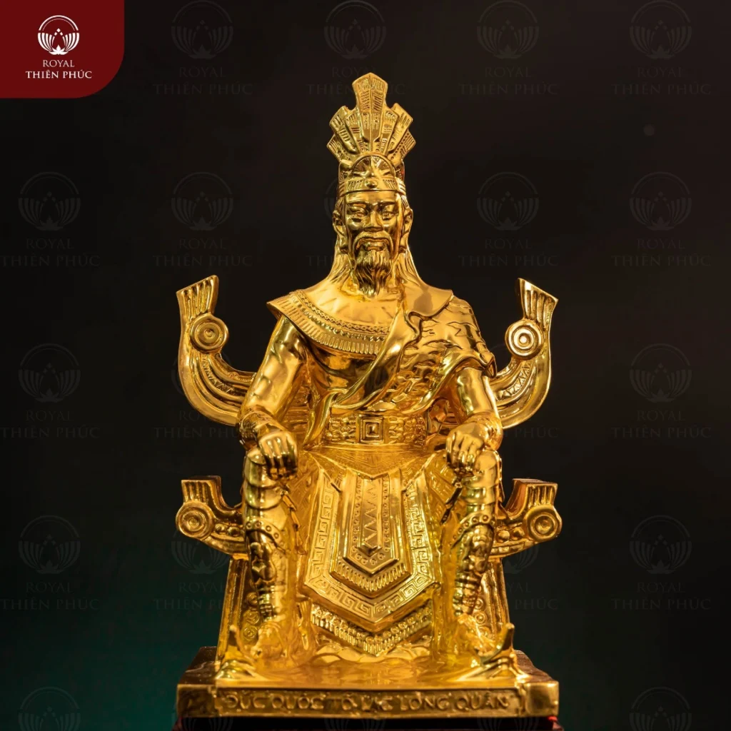 Tượng Lạc Long Quân ngồi trên ngai bằng đồng mạ vàng 24k