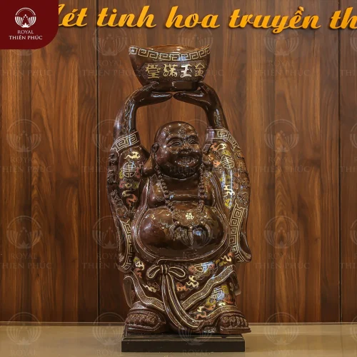 Tượng Phật Di Lặc nâng thỏi Kim Nguyên Bảo bằng đồng đỏ khảm tam khí