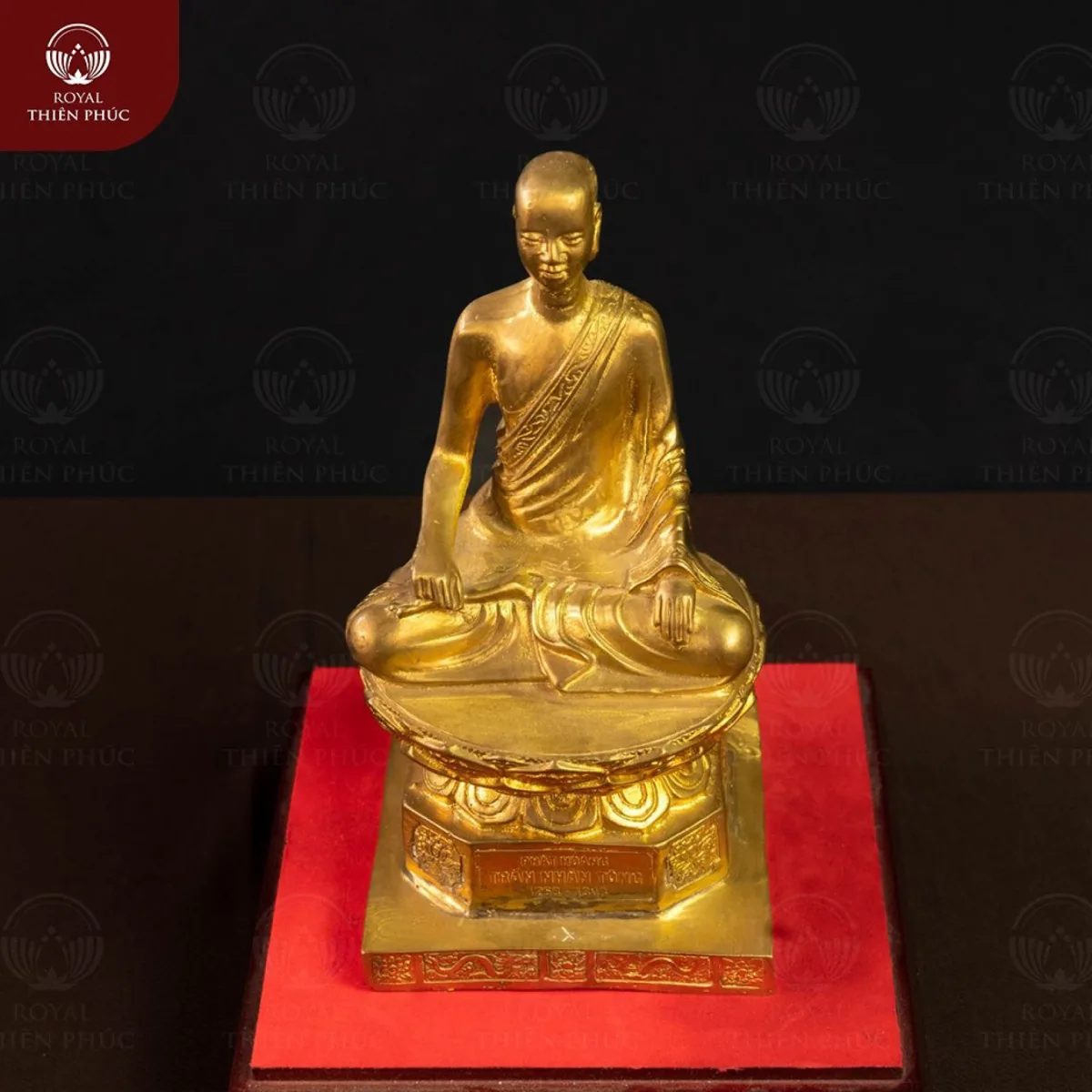 Tượng Phật hoàng Trần Nhân Tông bằng đồng vàng đế vuông