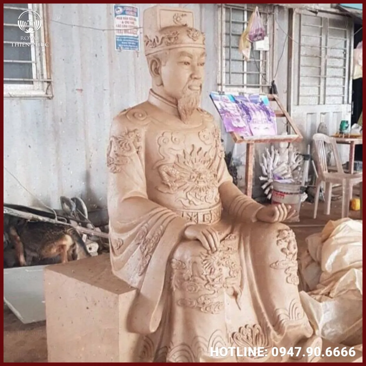 Tượng cụ tổ chế tác bằng đồng đỏ làm màu cổ kính