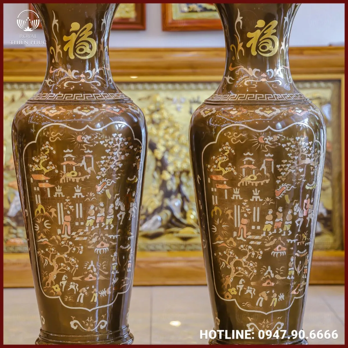 Đế trụ với chữ Thọ và những cánh hoa tinh xảo
