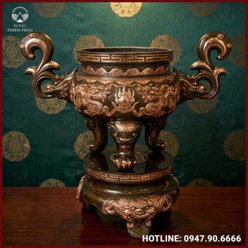 Lư hương song long chầu nguyệt đồng đỏ cạo màu
