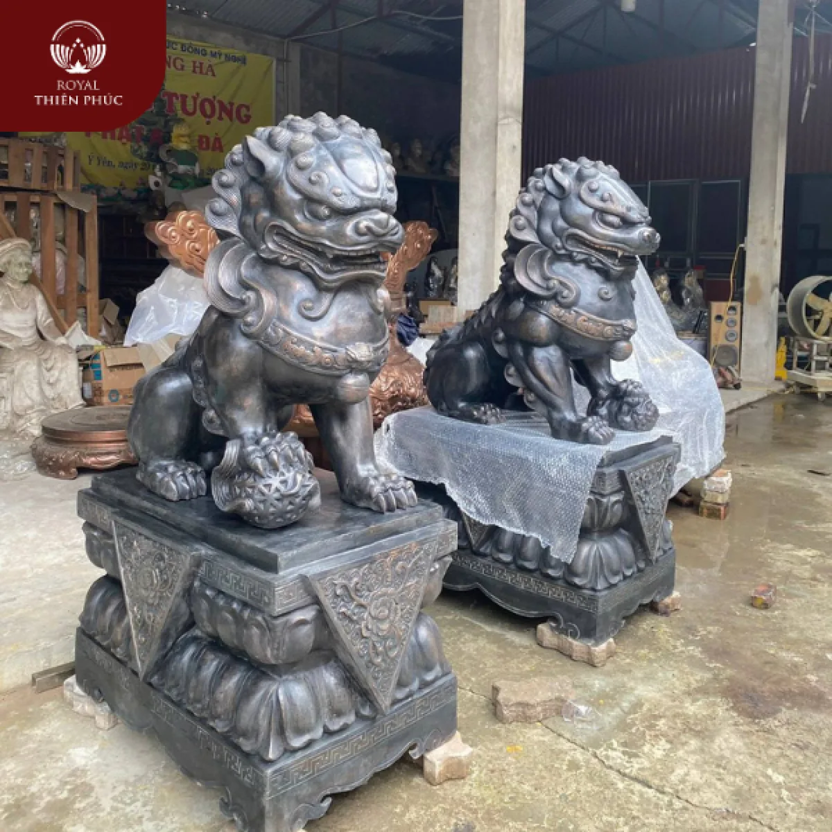 Hoàn thiện đôi nghê đúc đồng đỏ cao 1m6 cho nhà thờ họ Chí Linh - Hải Dương