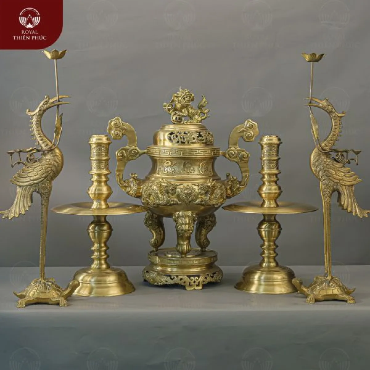 Sắp Xếp Theo Loại Bàn Thờ