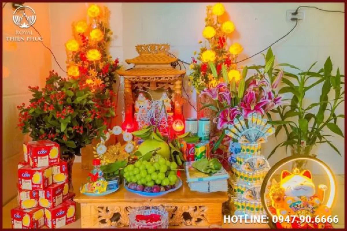 Vì Sao Cần Lau Dọn Bàn Thờ Thần Tài Hàng Ngày?