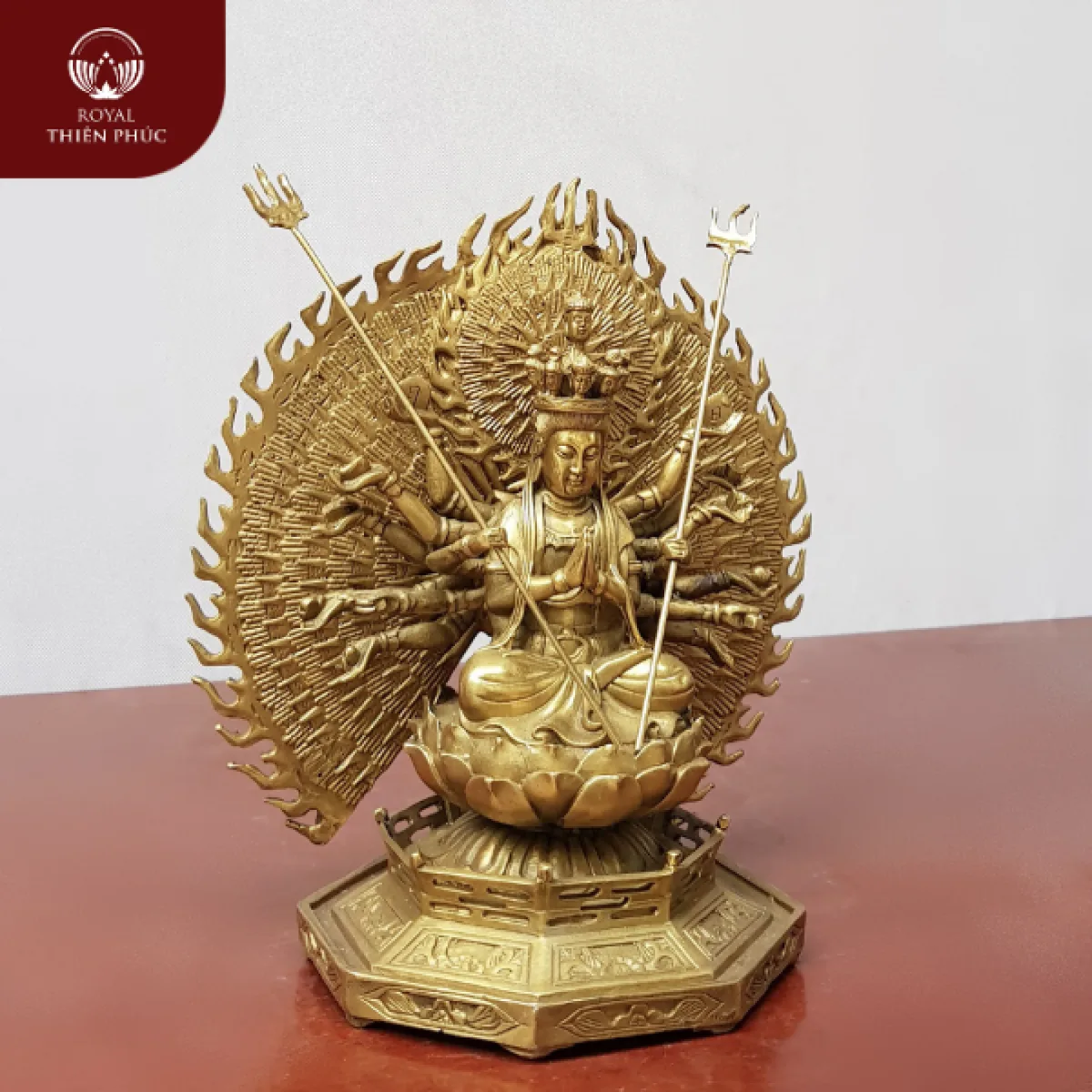 Phật Thiên Thủ Thiên Nhãn tuổi Tý
