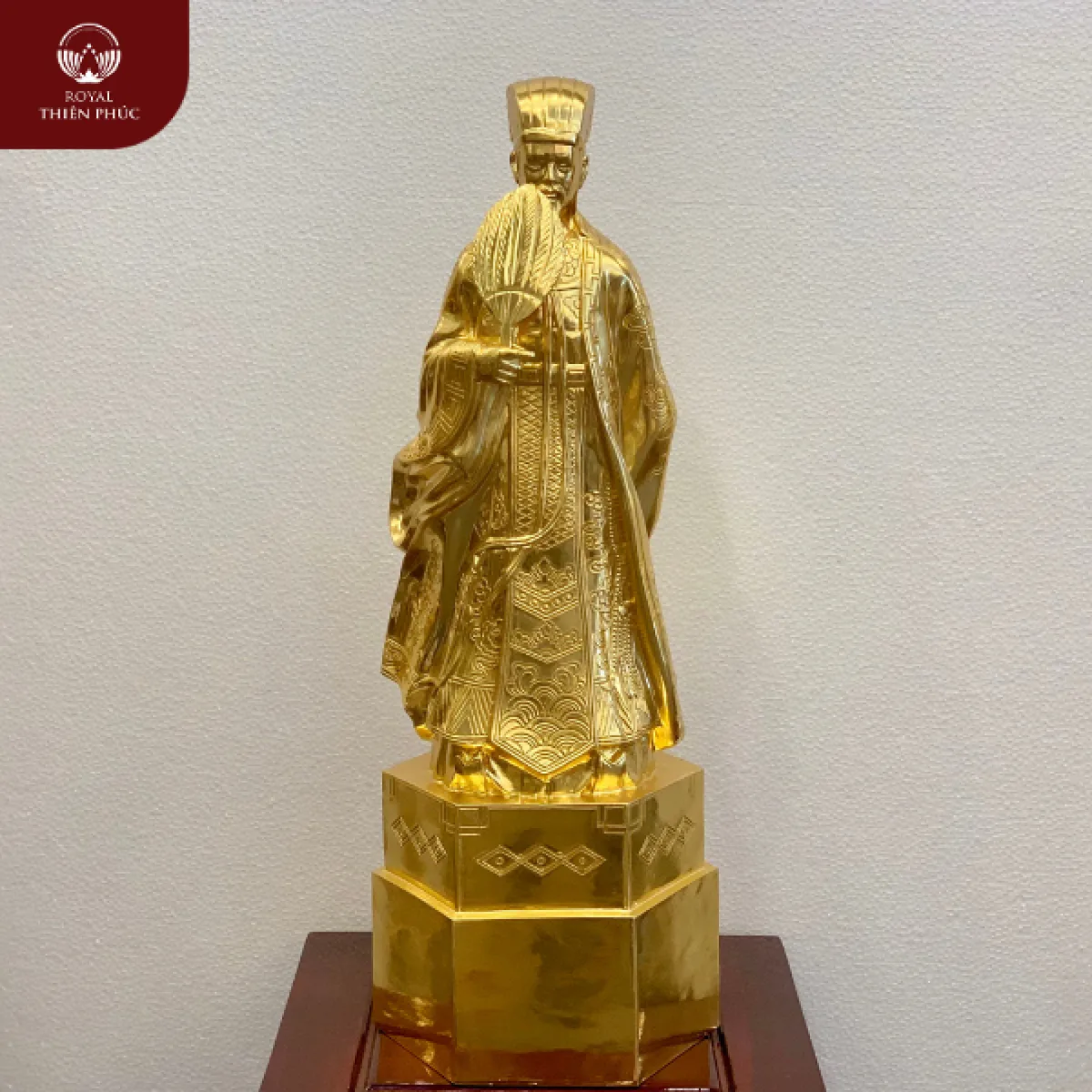 Tượng Khổng Minh bằng đồng dát vàng 9999