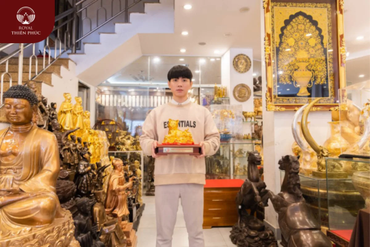 Bàn giao đơn hàng 70 tượng mèo cho công ty cổ phần tập đoàn Hateco
