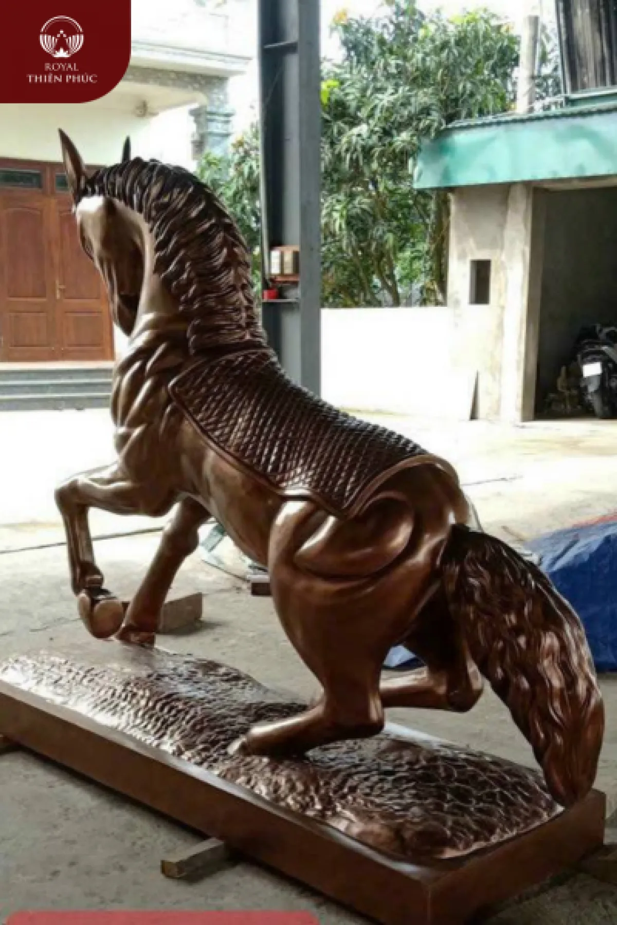 Hoàn thành tượng linh vật ngựa bằng đồng nặng 1050kg