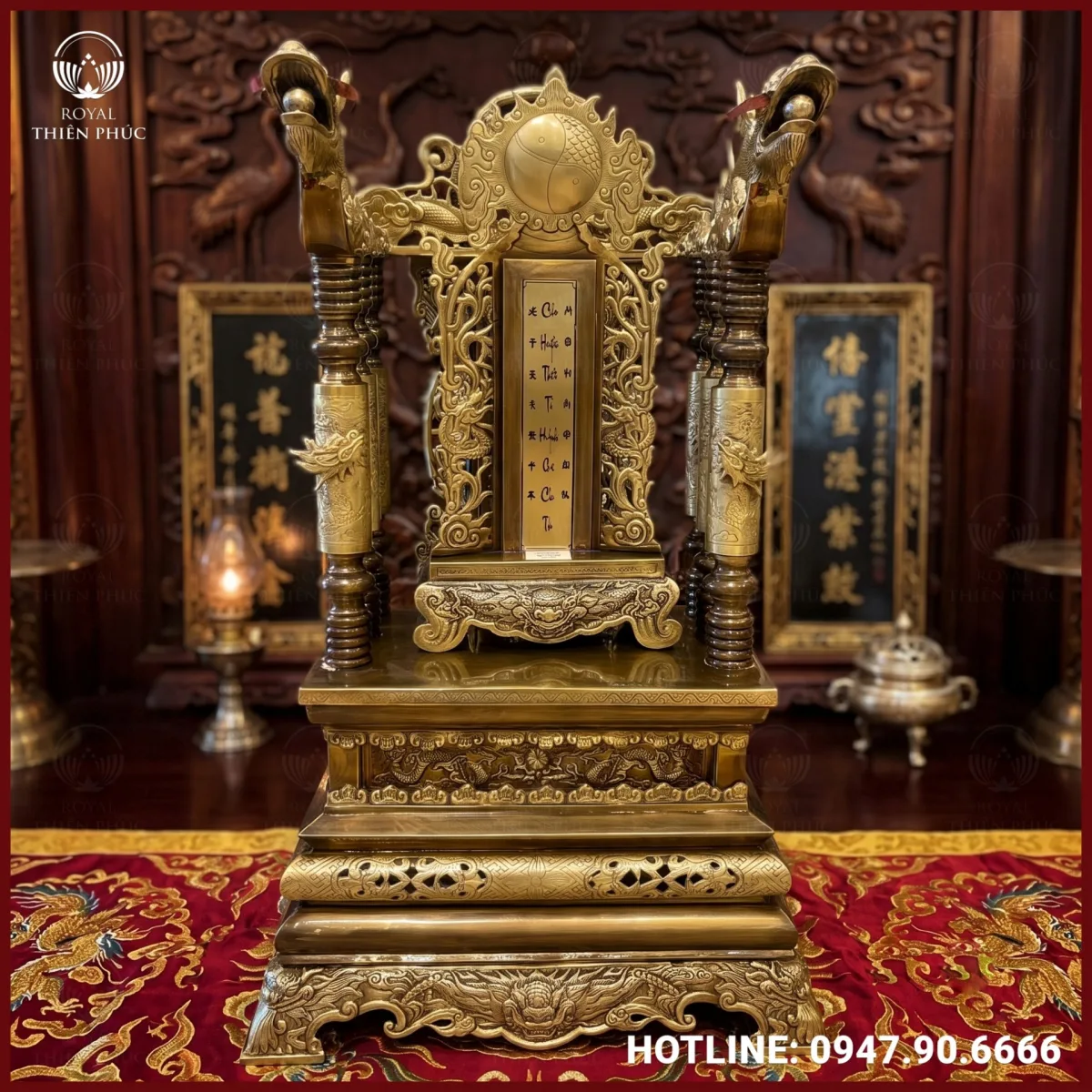 Ngai thờ đồng vàng chạm rồng đặt bài vị Cửu Huyền Thất Tổ