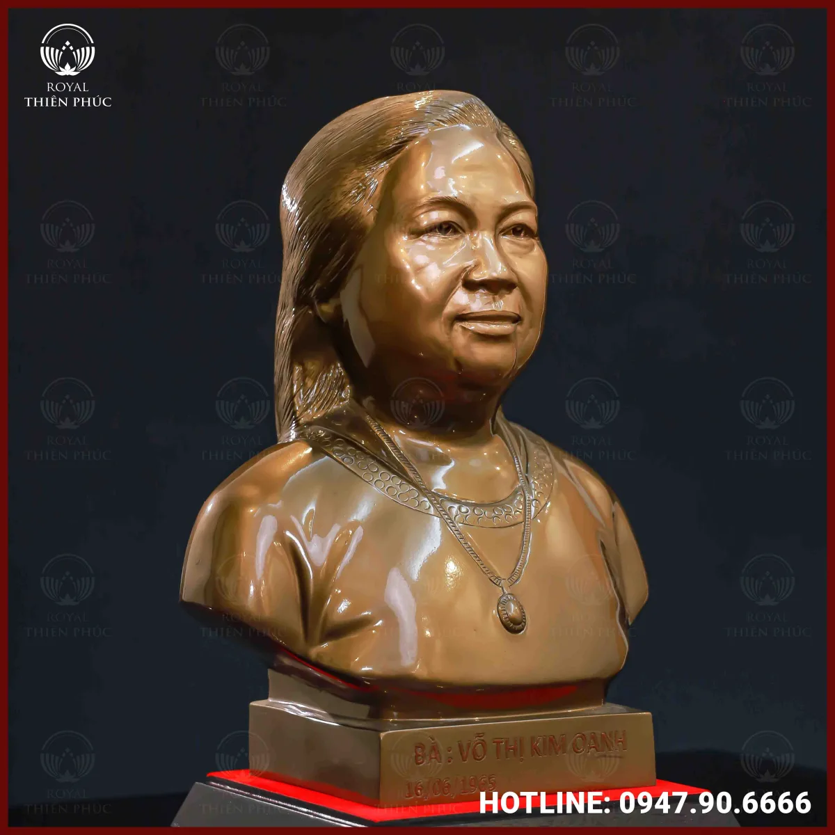 Tượng chân dung người phụ nữ bằng đồng đỏ