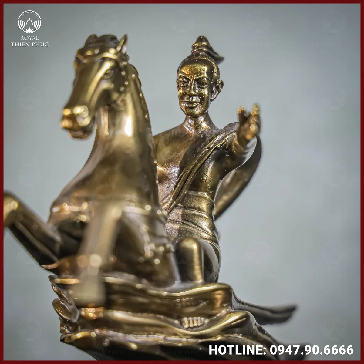 Tượng Thánh Gióng đồng vàng hun cao 35cm