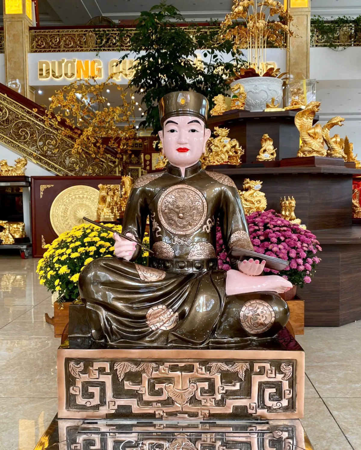 Đồ đồng Thiên Phúc hoàn thiện tượng ông Hoàng Mười cao 90cm cho khách ở Vũ Thư, Thái Bình