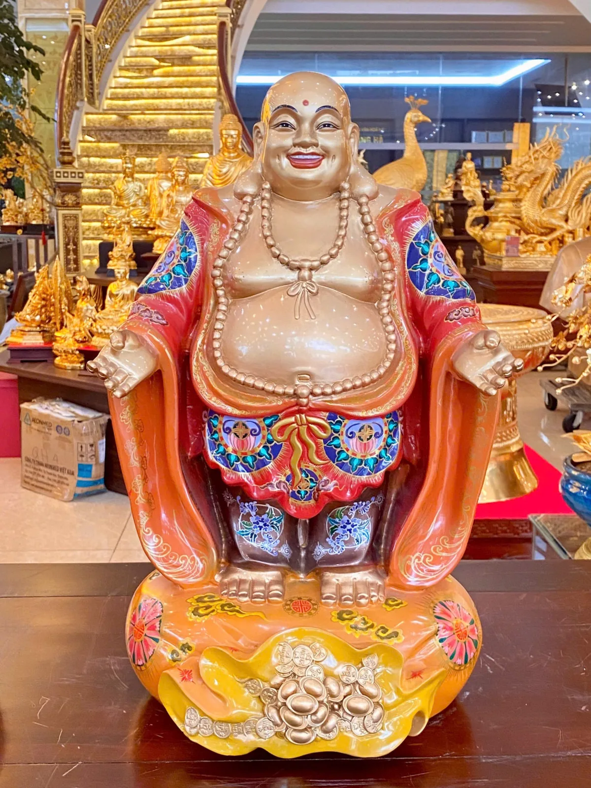 Đồ đồng Thiên Phúc hoàn thiện tượng Di Lặc cao 60cm đồng vàng làm màu