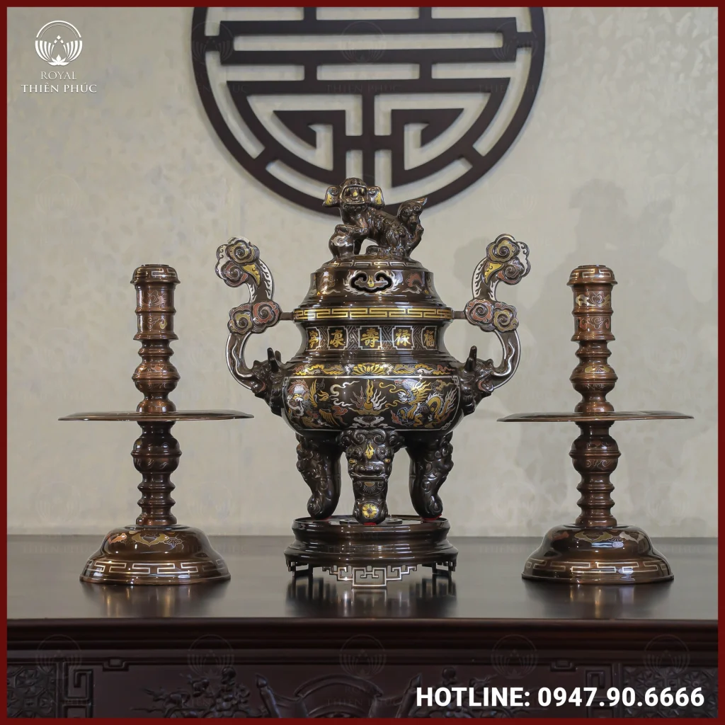 Bộ tam sự nến đồng đỏ khảm ngũ sắc song long chầu nguyệt cao 50cm