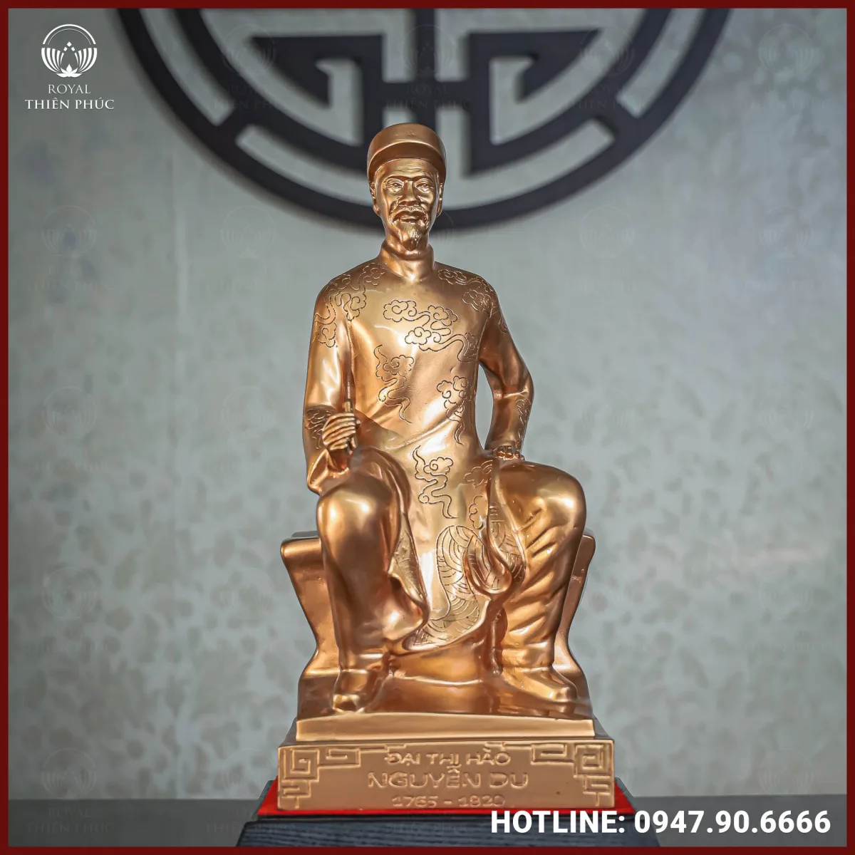 Tượng Nguyễn Du đồng đỏ cao 42cm
