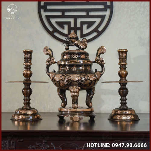 Bộ tam sự nến đồng đỏ cạo màu chạm sòi cao 60cm