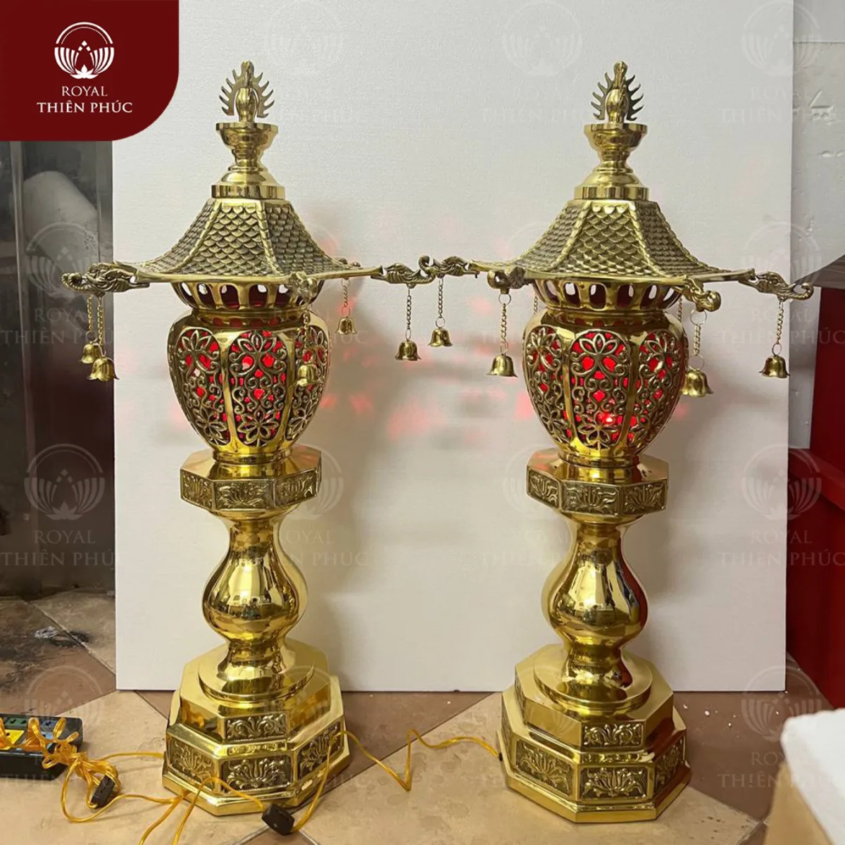 Đồ đồng Thiên Phúc giao đèn 90cm an vị tại Chùa Liên Trì - Bến Tre