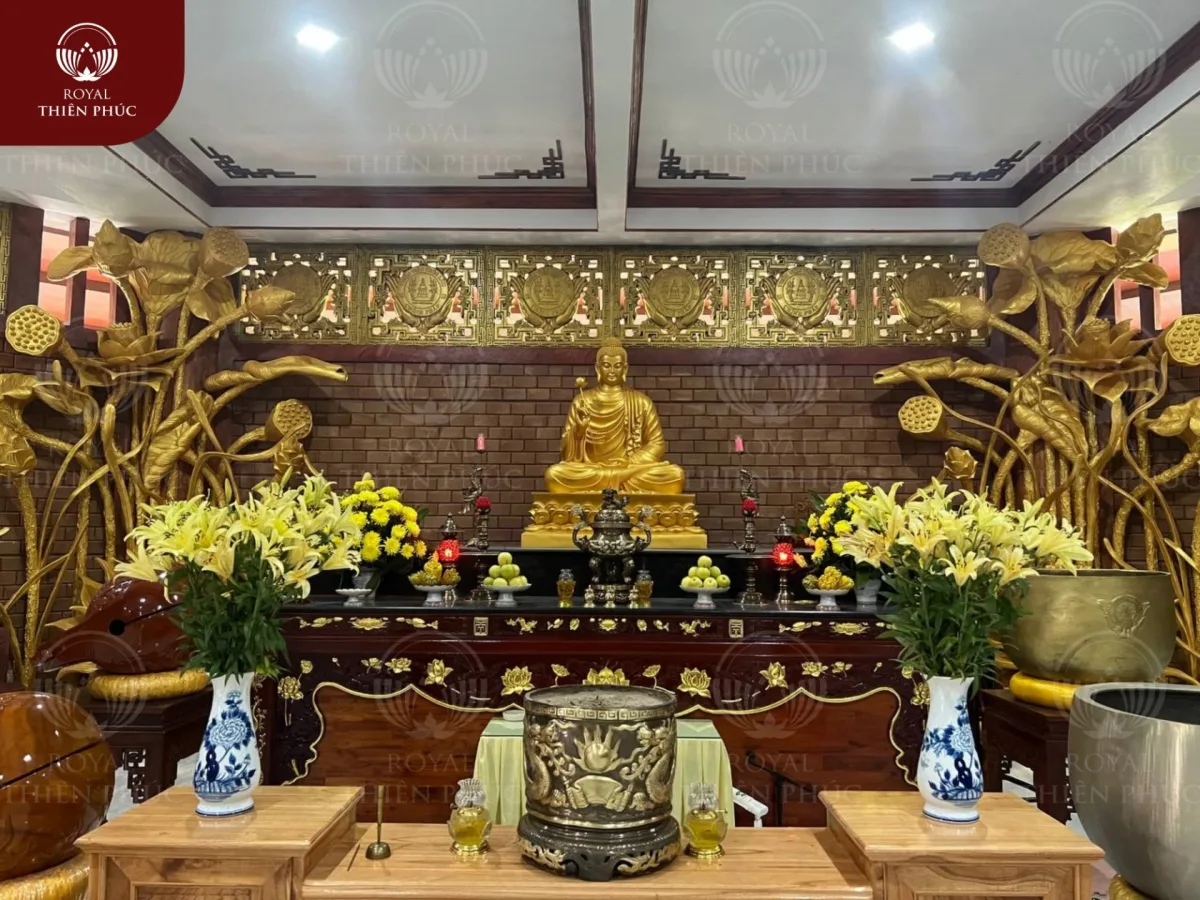 Giao bộ đồ thờ và lư hương cỡ lớn tại Thiền Viện Trúc Lâm Chính Pháp tại Tuyên Quang