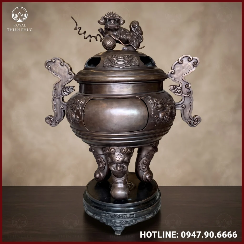 Lư hương hóa vàng bằng đồng đỏ làm màu đen cổ kính cao 90cm