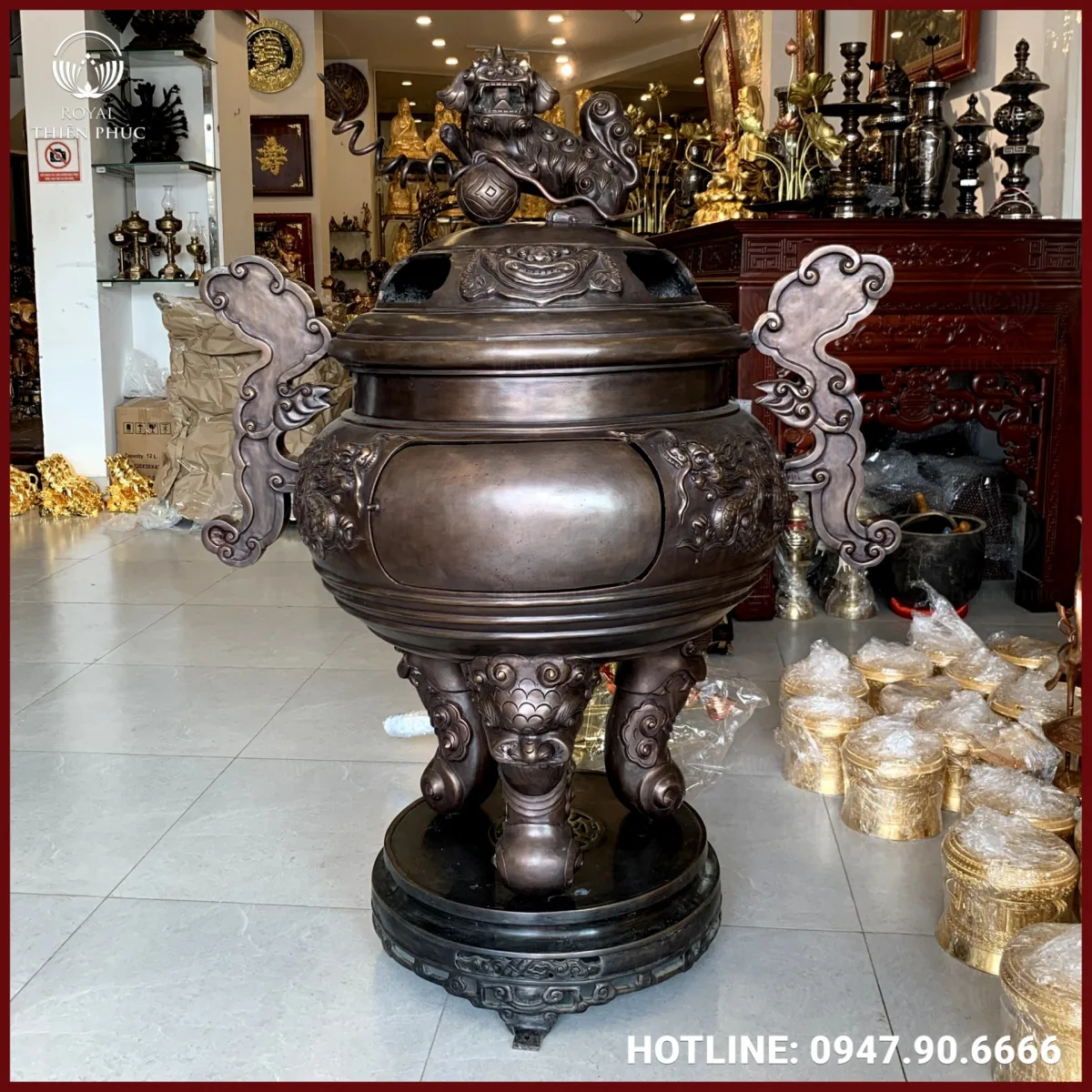 Lư hương hóa vàng bằng đồng đỏ làm màu đen cổ kính cao 90cm