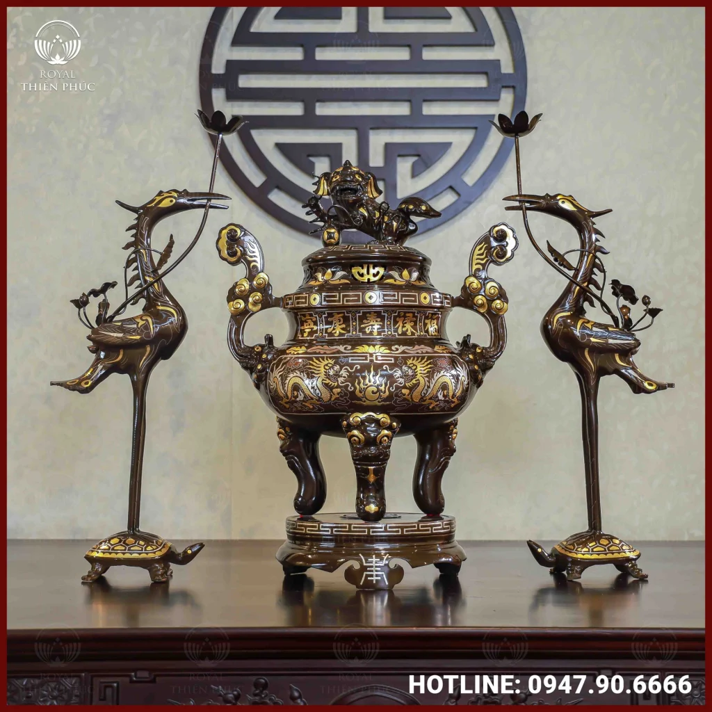 Bộ tam sự hạc đồng đỏ khảm tam khí chạm rồng dát điểm vàng 60cm