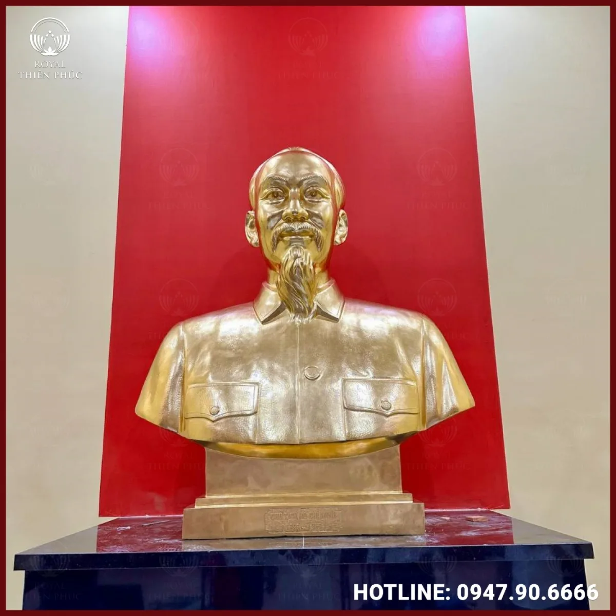Tượng Bác Hồ bán thân