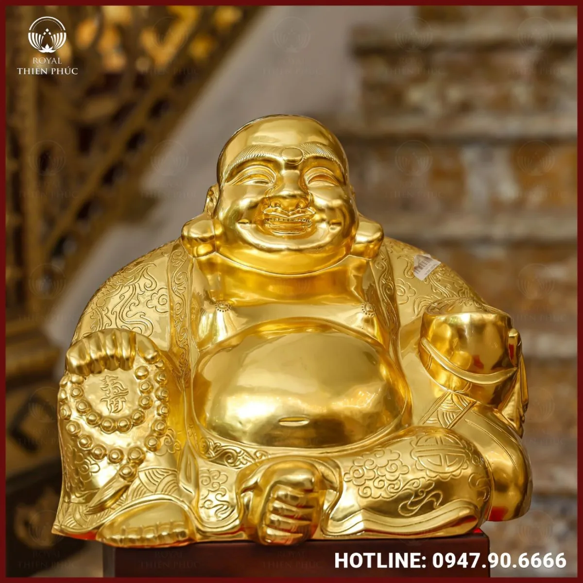 Nụ cười phúc hậu, cùng đôi mắt sáng ngời 